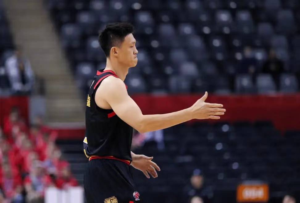 CBA季后赛赛程吃紧，那不勒斯训练课后绝杀压哨，细节曝光，轮换策略被讨论(cba总决赛第三场后辽宁球员与四川球迷互殴)